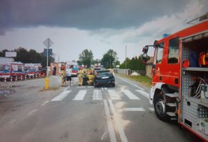 Pojazdy uprzywilejowane – obowiązki kierowców wobec pojazdów ratujących ludzkie życie.