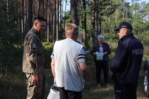 Wspólne działania policjantów ze strażą leśną