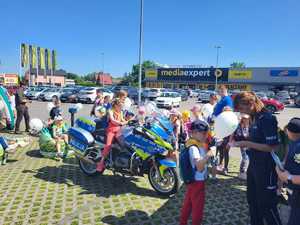 POGODNY DZIEŃ DZIECKA Z OLEŚNICKĄ POLICJĄ