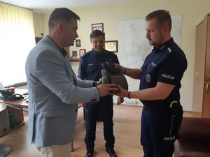 Nowoczesna lornetka noktowizyjna dla funkcjonariuszy Posterunku Policji w Dobroszycach