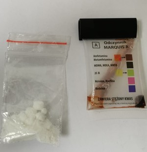 Poszukiwany z narkotykami mężczyzna, zatrzymany przez policjantów z Oleśnicy