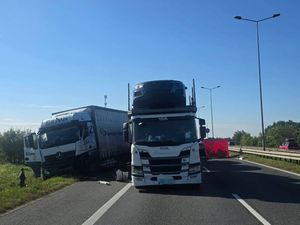 Tragiczny wypadek na trasie S8  pod Oleśnicą.