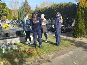 Bezpieczeństwo na Cmentarzach: Apel Policji Oleśnickiej do Mieszkańców Powiatu!