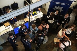 Dolnośląscy policjanci na Międzynarodowych Targach Pracy „With EURES to Europe!” 2026 we Wrocławiu