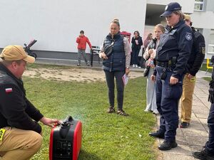 policjantka i strażak