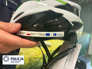 kask ochronny  na zdjęciu