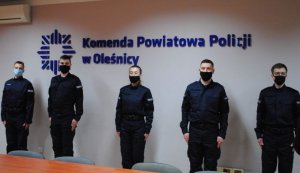 KOLEJNYCH PIĘCIU NOWYCH FUNKCJONARIUSZY W SZEREGACH OLEŚNICKIEJ POLICJI