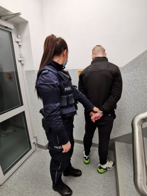 Ukradł ekspres do kawy i uciekał, został zatrzymany przez policję