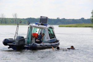 POLICJA APELUJE O OSTROŻNOŚĆ NAD WODĄ!